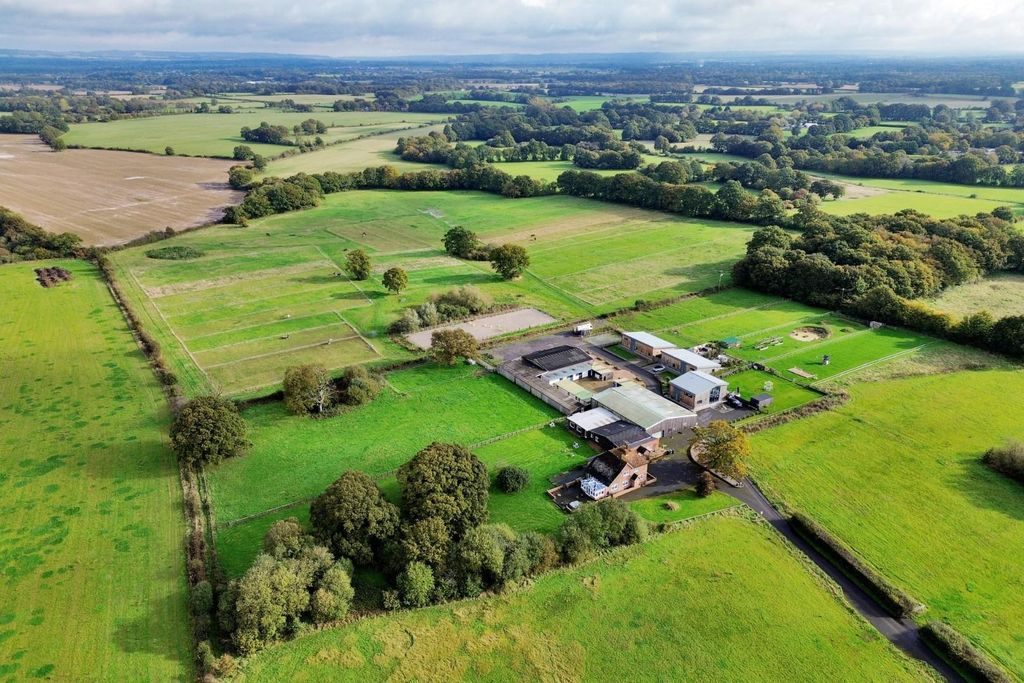 Property photo 1 of 16 57977_016.Jpg