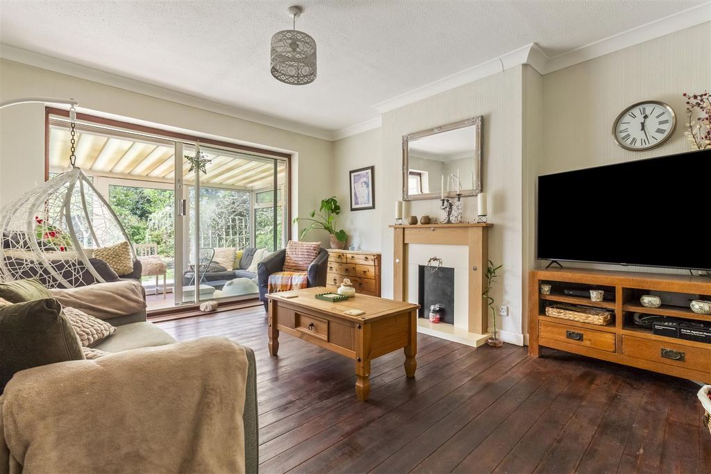 Property photo 2 of 19 66 Adur Avenue-008.Jpg