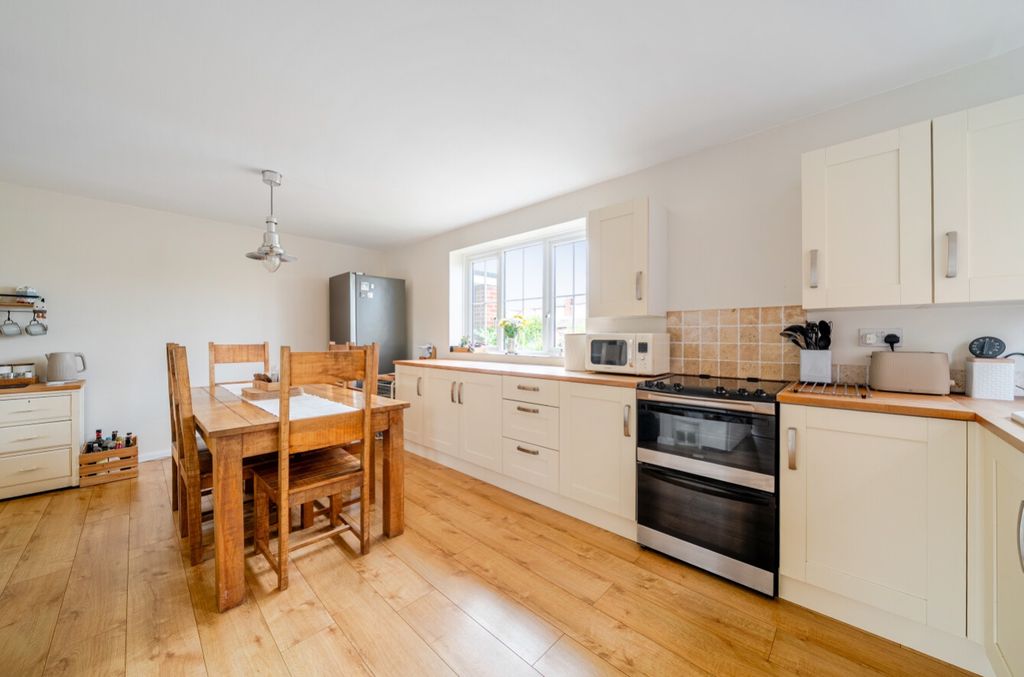 Property photo 3 of 24 1509331-6-1A010E1B7d1B5
