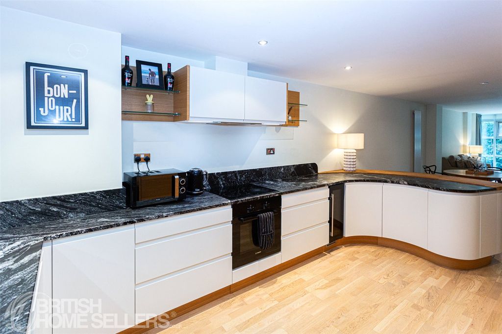 Property photo 2 of 11 Picture No. 03
