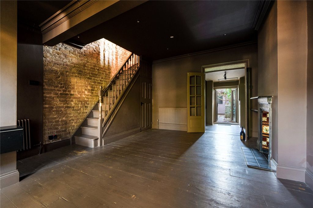 Property photo 2 of 20 Picture No. 02