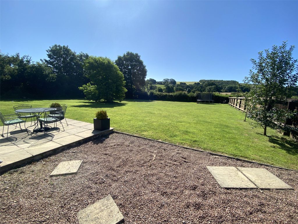 Property photo 2 of 26 Picture No. 02