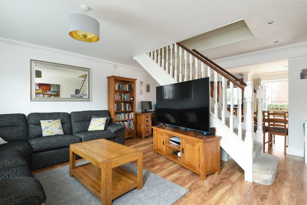Property photo 2 of 18 44198110