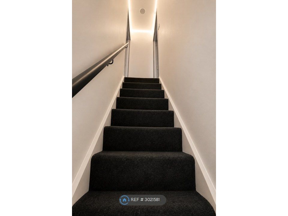 Property photo 3 of 9 Staircase & Hallway