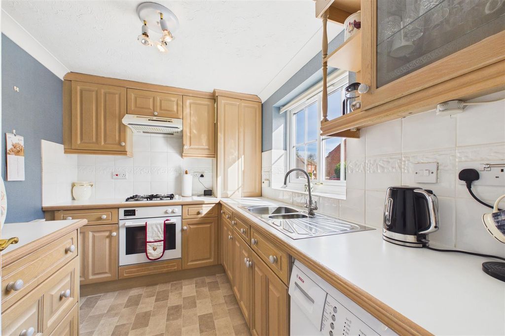 Property photo 2 of 16 Kitchen