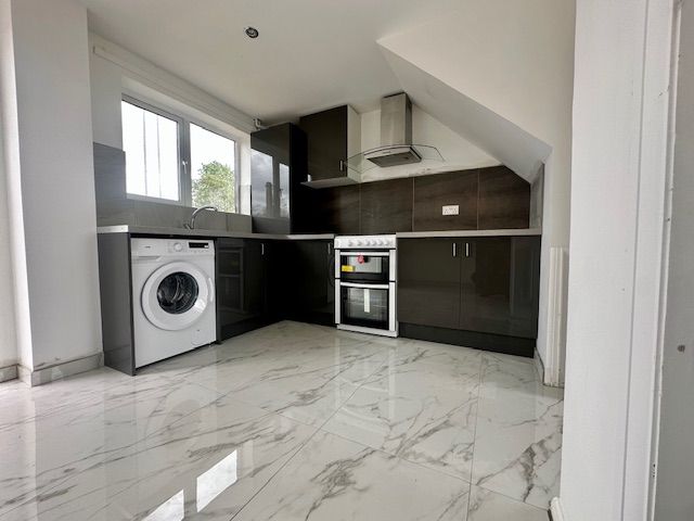 Property photo 1 of 13 Image