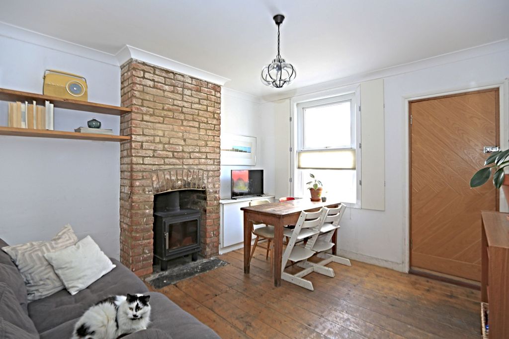 Property photo 2 of 10
