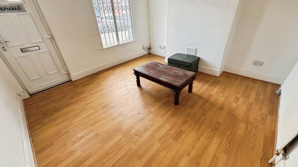 Property photo 2 of 10 B4c4E1A1-liv