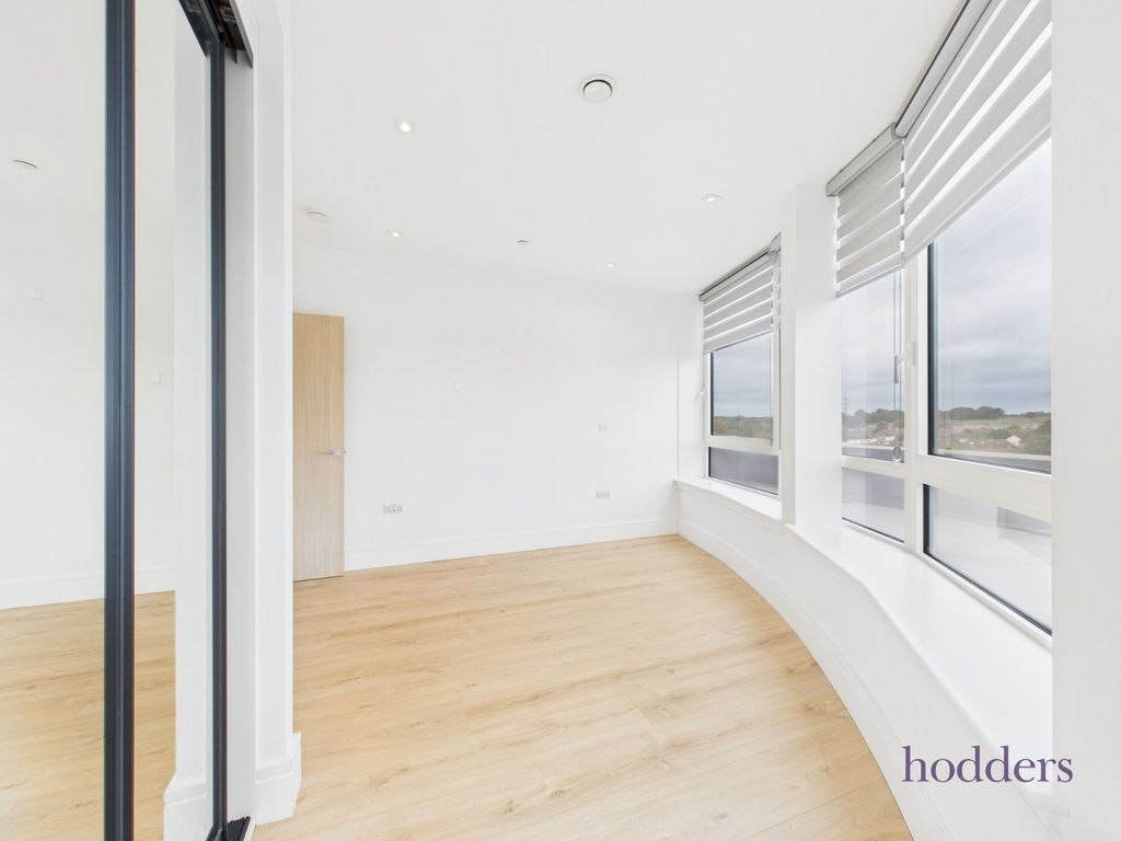 Additional image 12 of 2 bed flat to rentPyrcroft Road, Chertsey, Surrey KT16