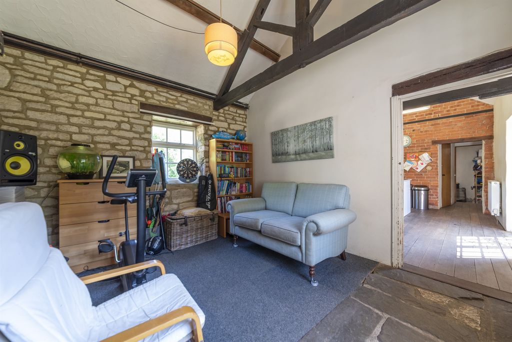 Property photo 3 of 29