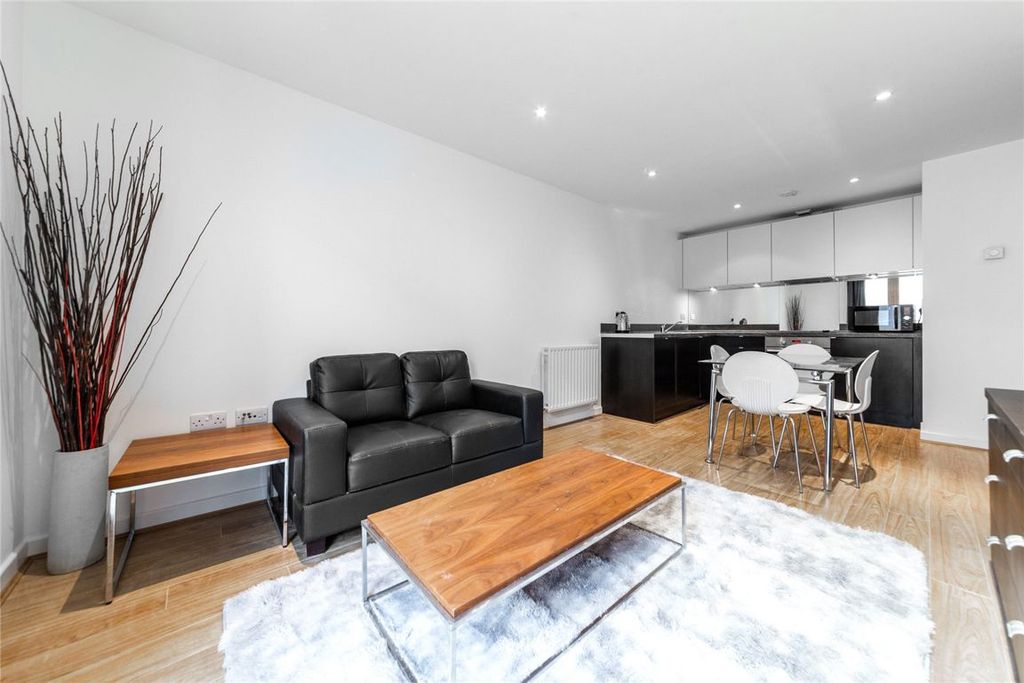 Property photo 1 of 5