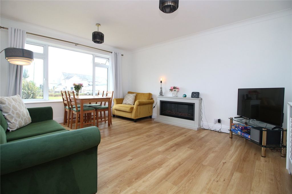 Property photo 3 of 9 Picture No. 06