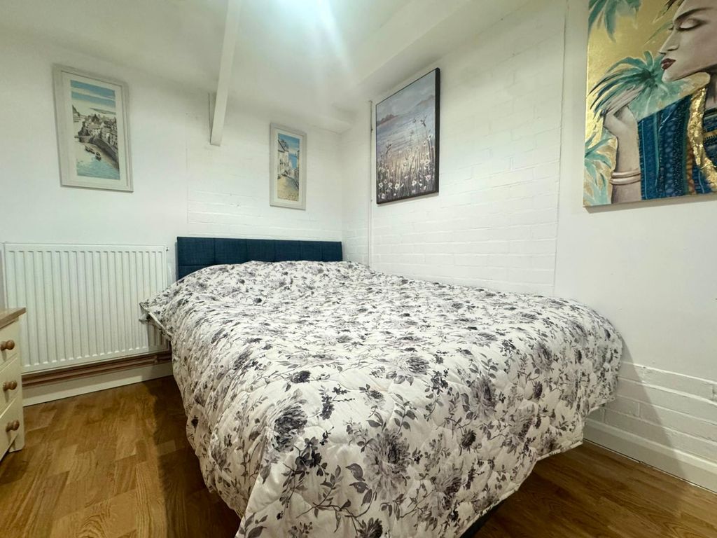 Property photo 3 of 10 Image