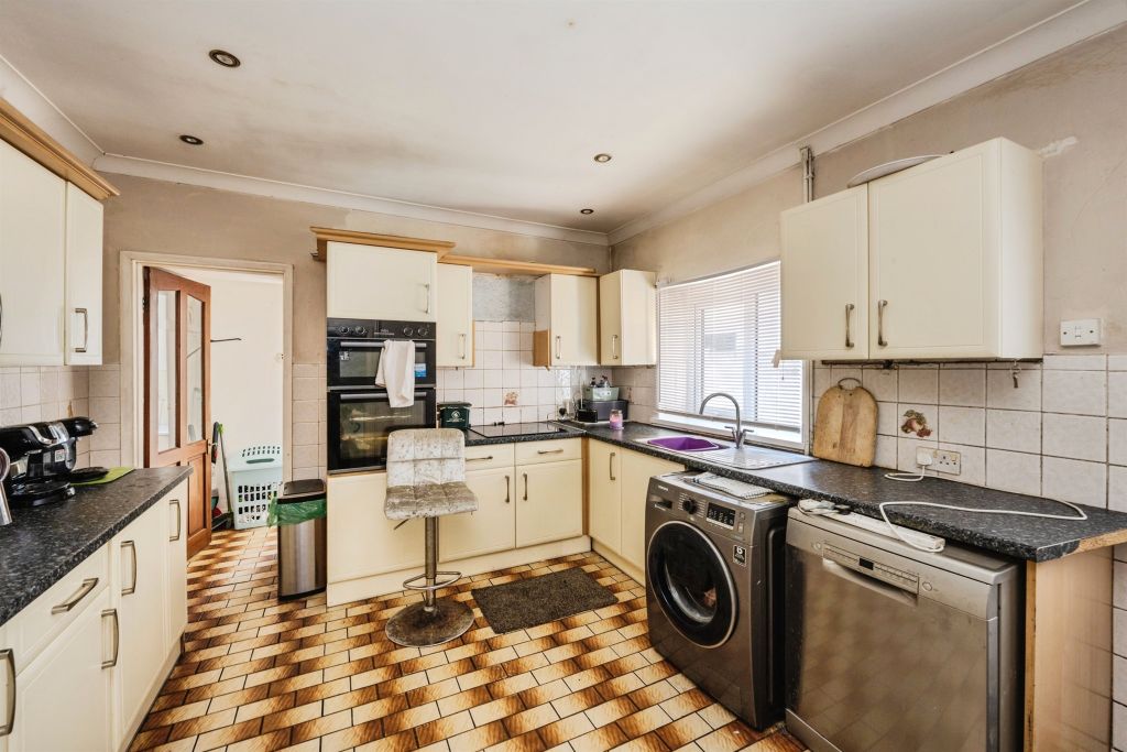 Property photo 3 of 15