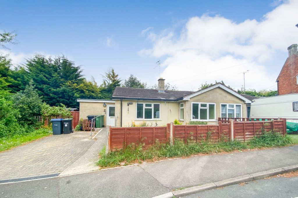 Property photo 1 of 13 1A The Peak, Purton, Swindon, Sn5 4At