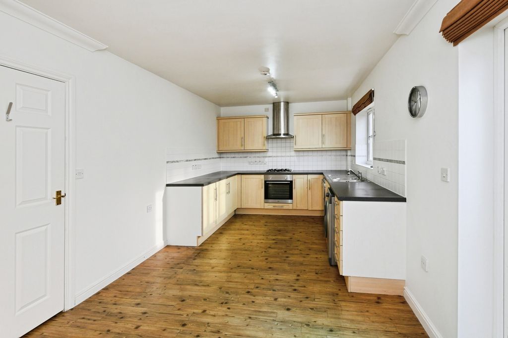 Property photo 2 of 17 Photo