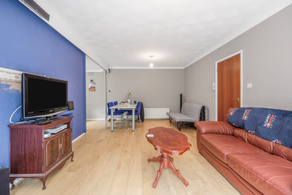 Property photo 3 of 20 Lounge/Dining Room