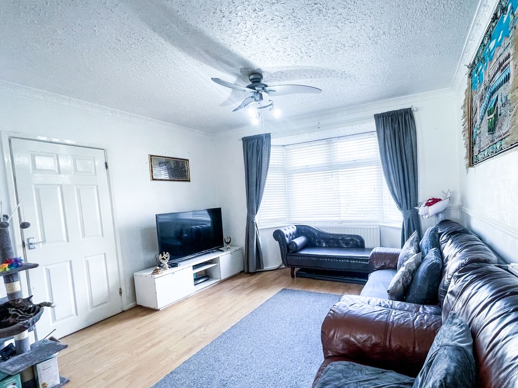 Property photo 3 of 21 Img_4440