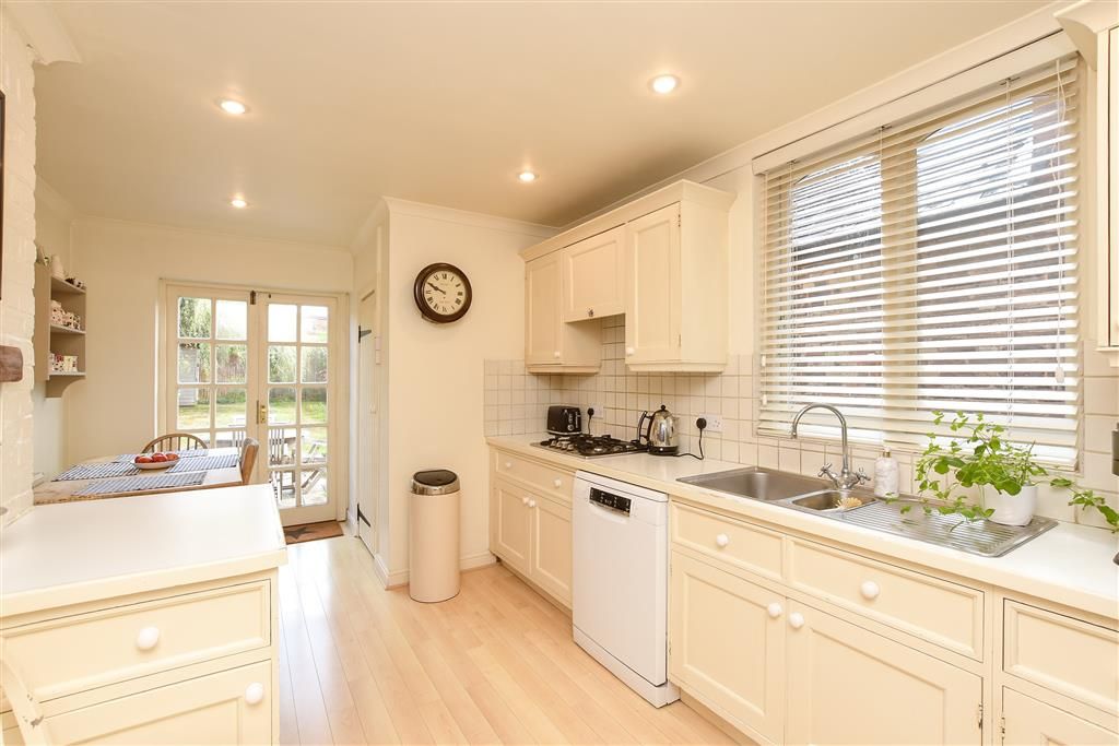 Property photo 3 of 13 Kitchen/Breakfast Room
