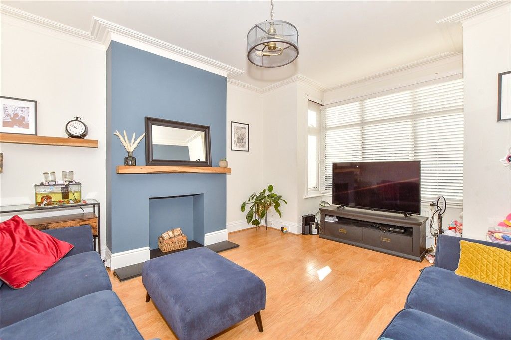 Property photo 2 of 13 Lounge