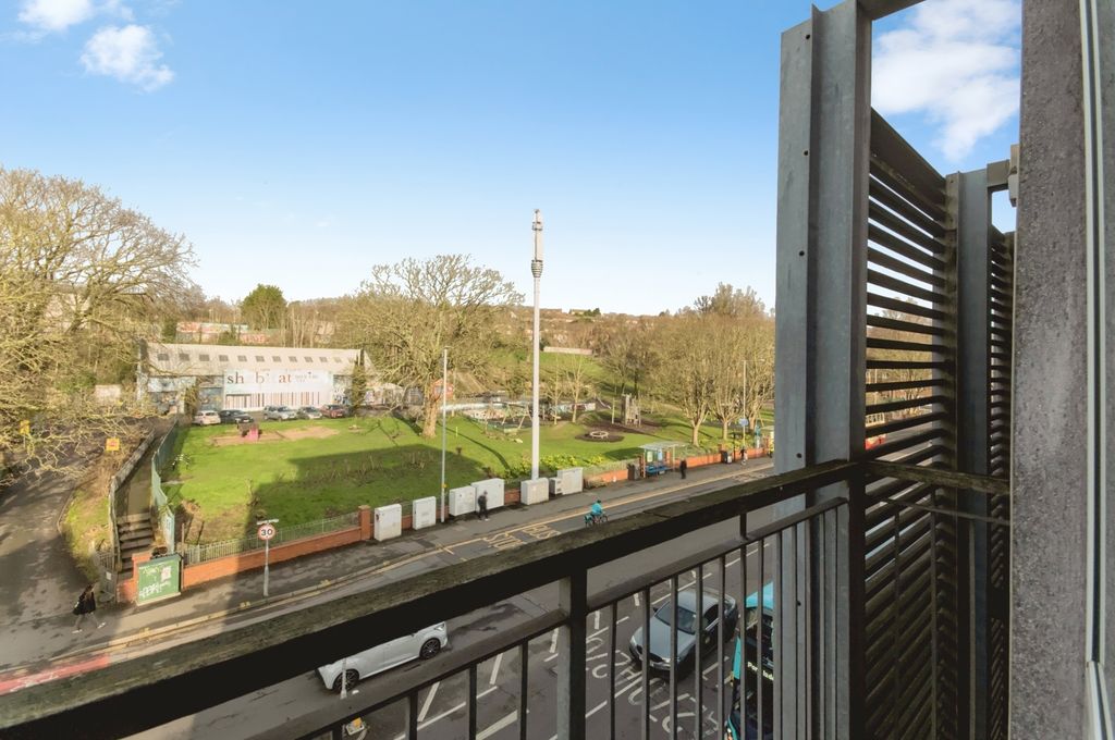 Property photo 1 of 19 Pbox-Img.Jpg