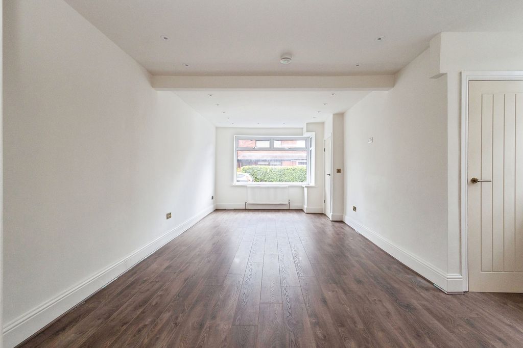 Property photo 3 of 21 Pbox-Img.Jpg