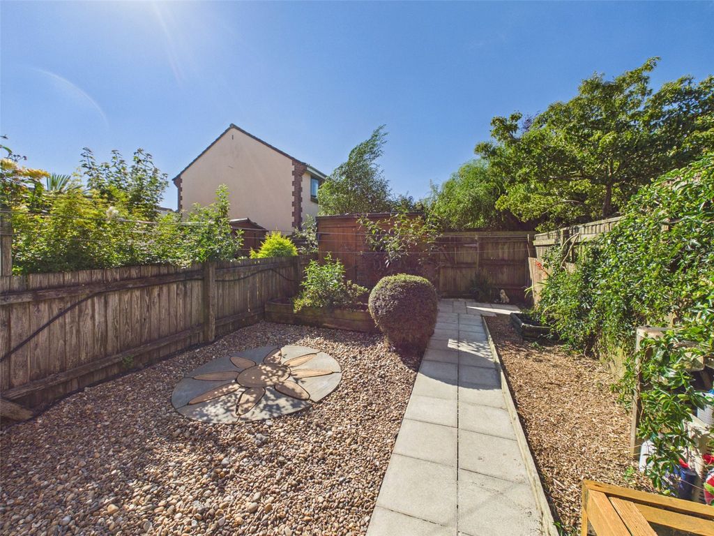 Property photo 2 of 18 Picture No. 24