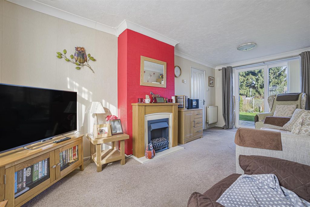 Property photo 2 of 21 Lounge