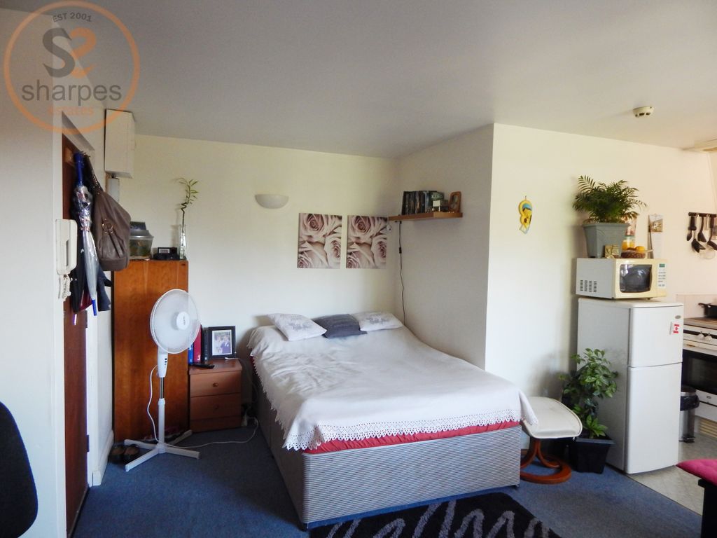 Property photo 1 of 5 Bedroom.Jpg