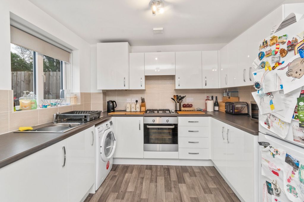 Property photo 3 of 26