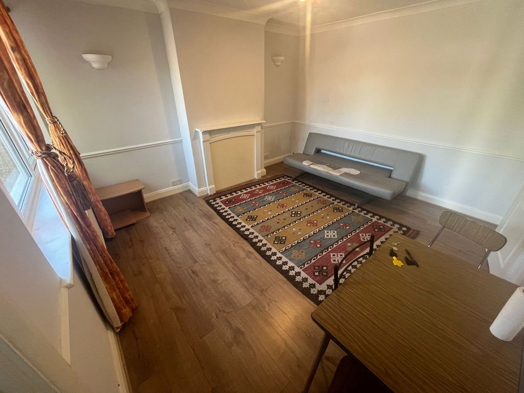 Property photo 3 of 10 Gallery
