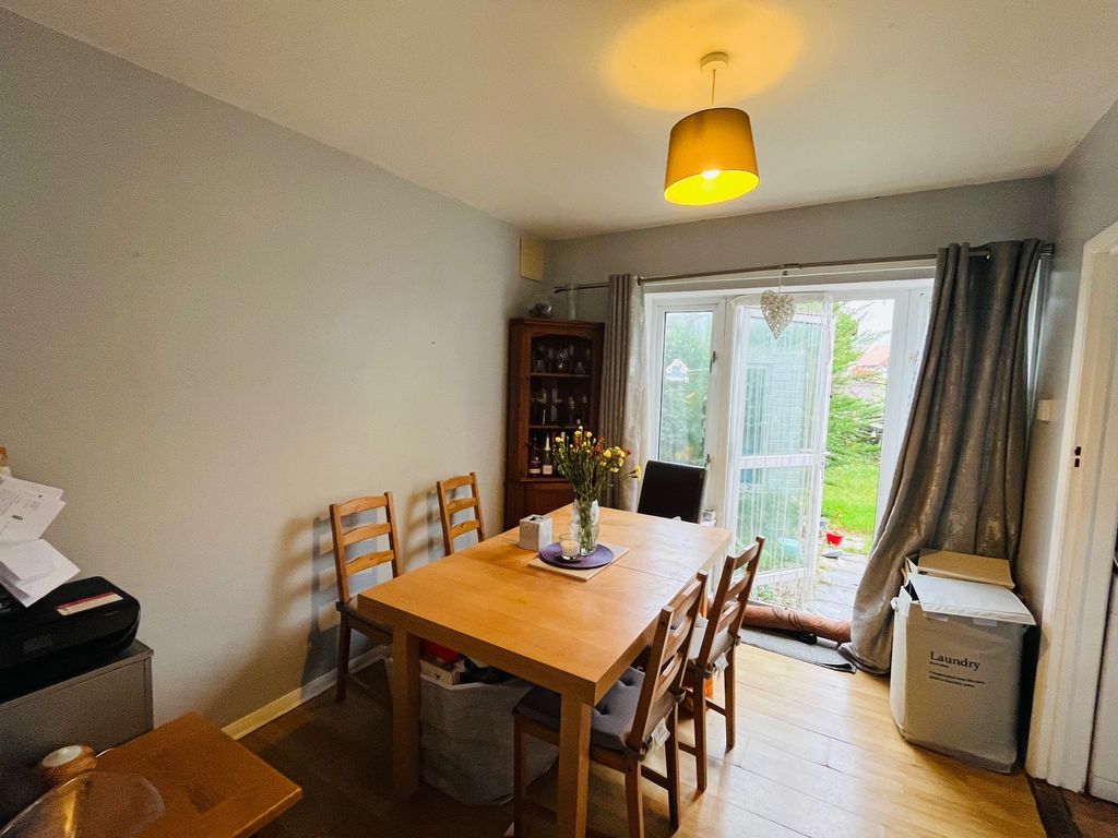 Property photo 3 of 10 Dining Room