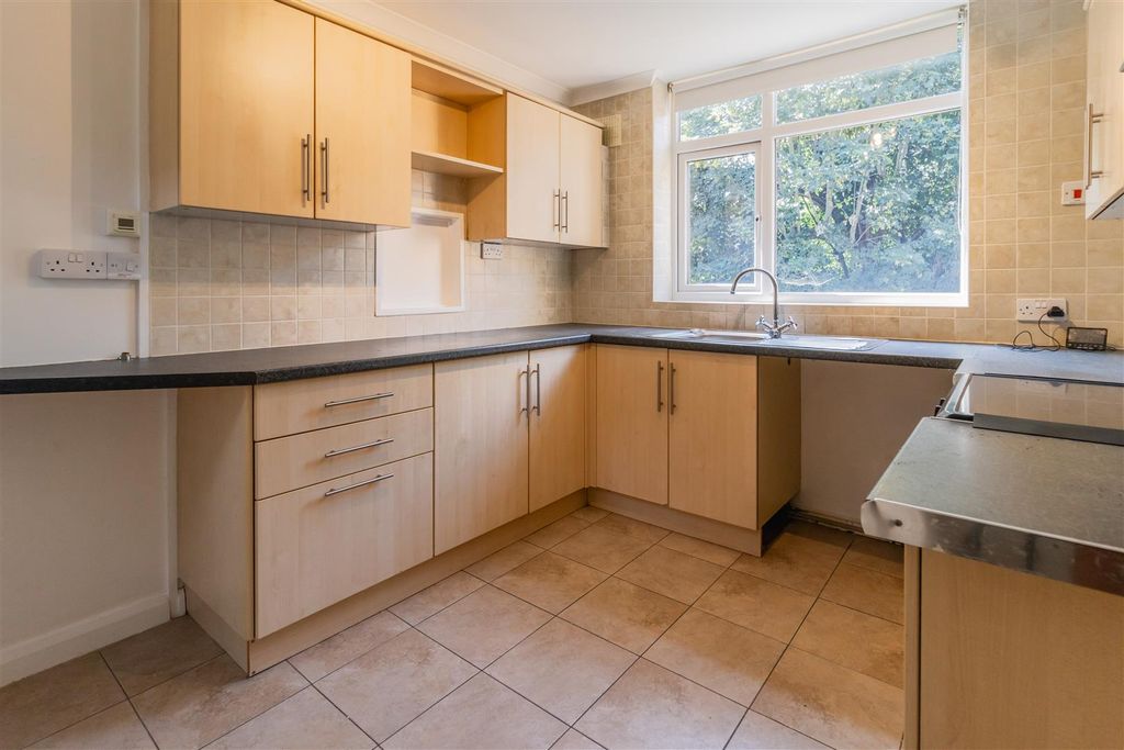 Property photo 2 of 22 Kitchen