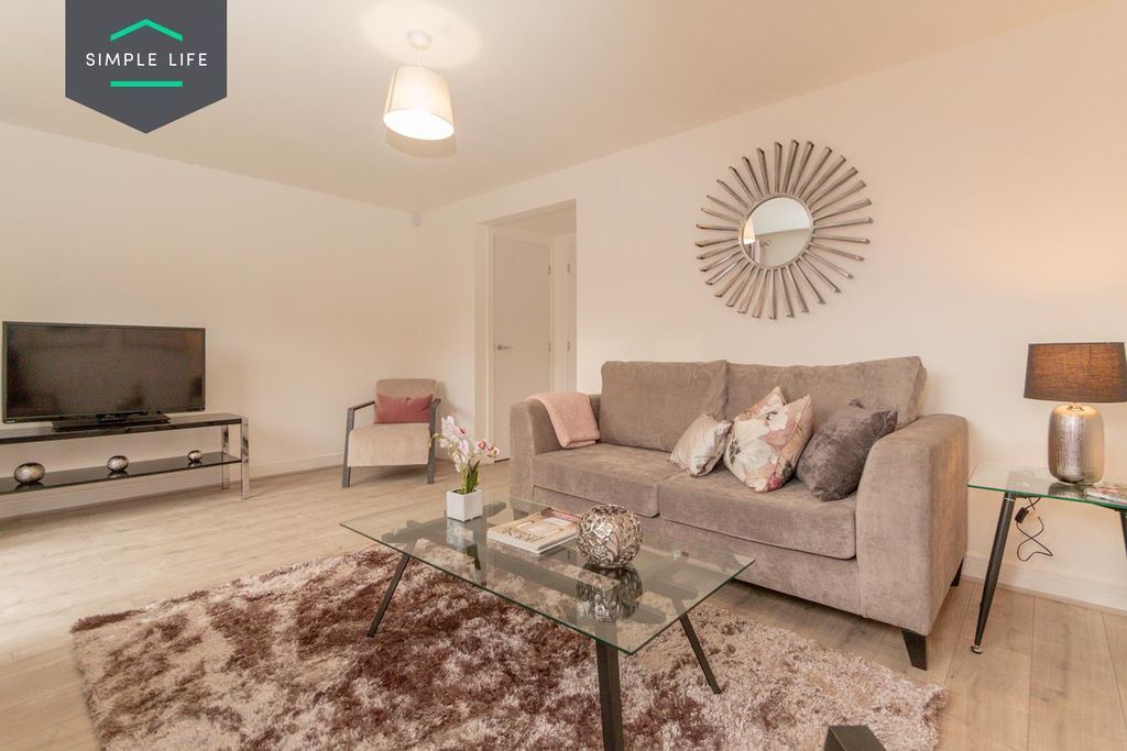 Property photo 2 of 11 2. Living Room 2.Jpg