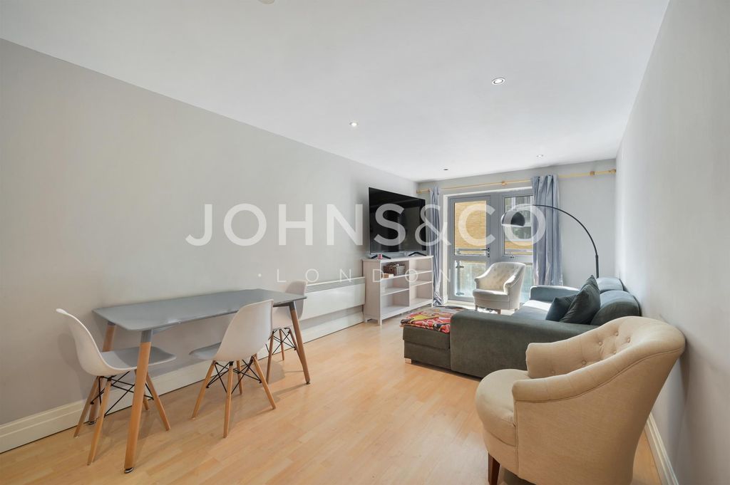 Property photo 2 of 12