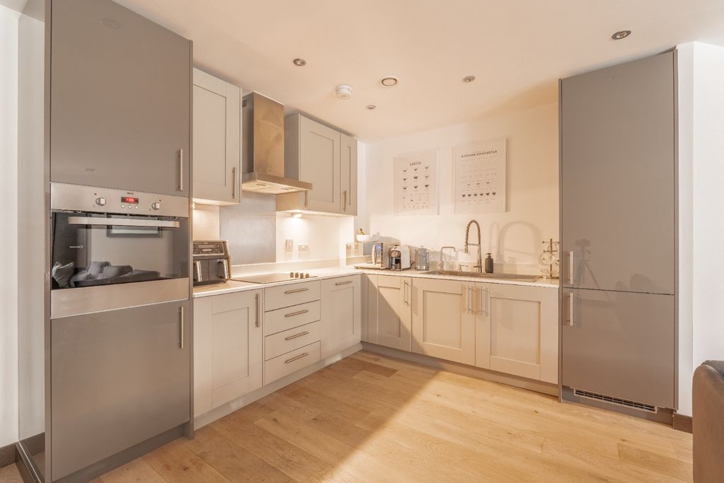 Property photo 3 of 13 4720825