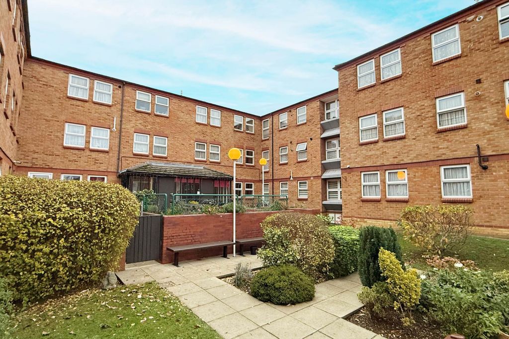 Property photo 1 of 20