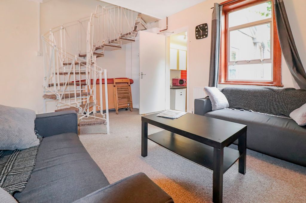 Property photo 2 of 8 Image Of Property