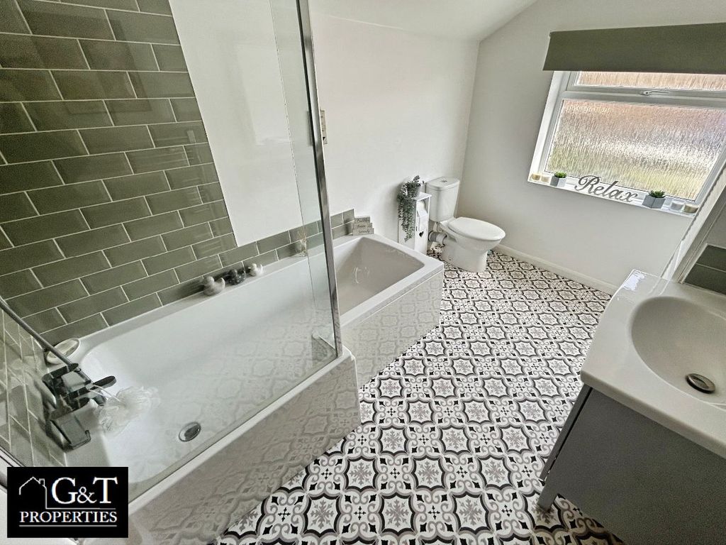 Property photo 3 of 25