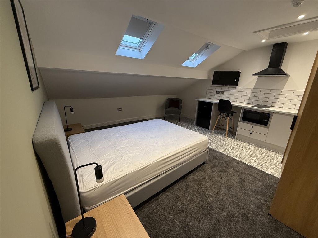 Property photo 3 of 6 S5 Bedroom Pic 2.Jpg