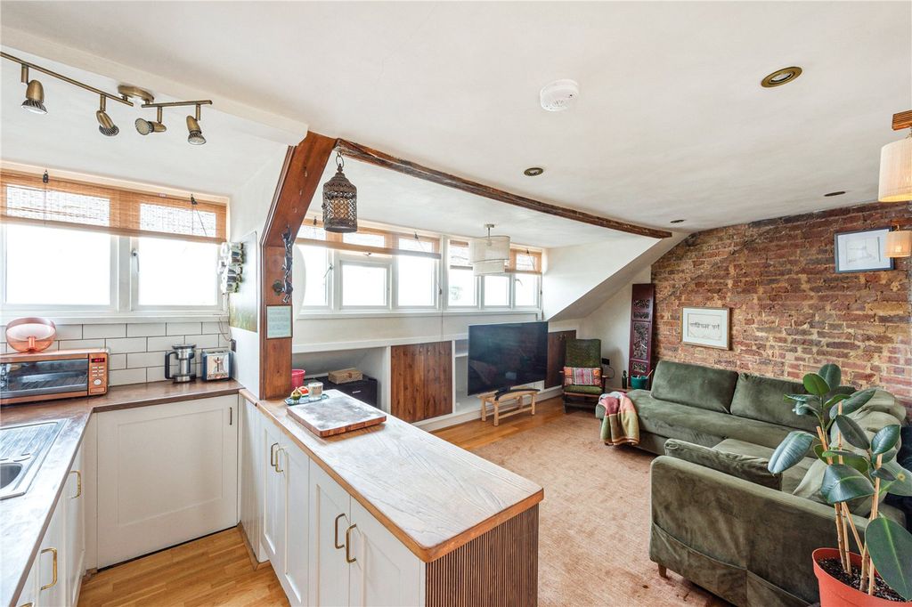 Property photo 3 of 17 Picture No. 27