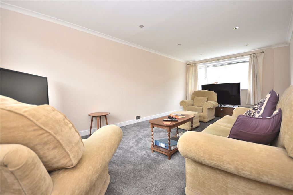 Property photo 2 of 17 Picture No. 54