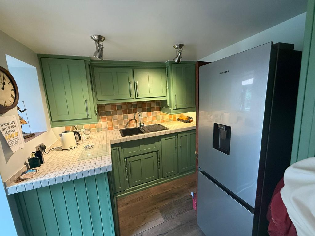 Property photo 2 of 12