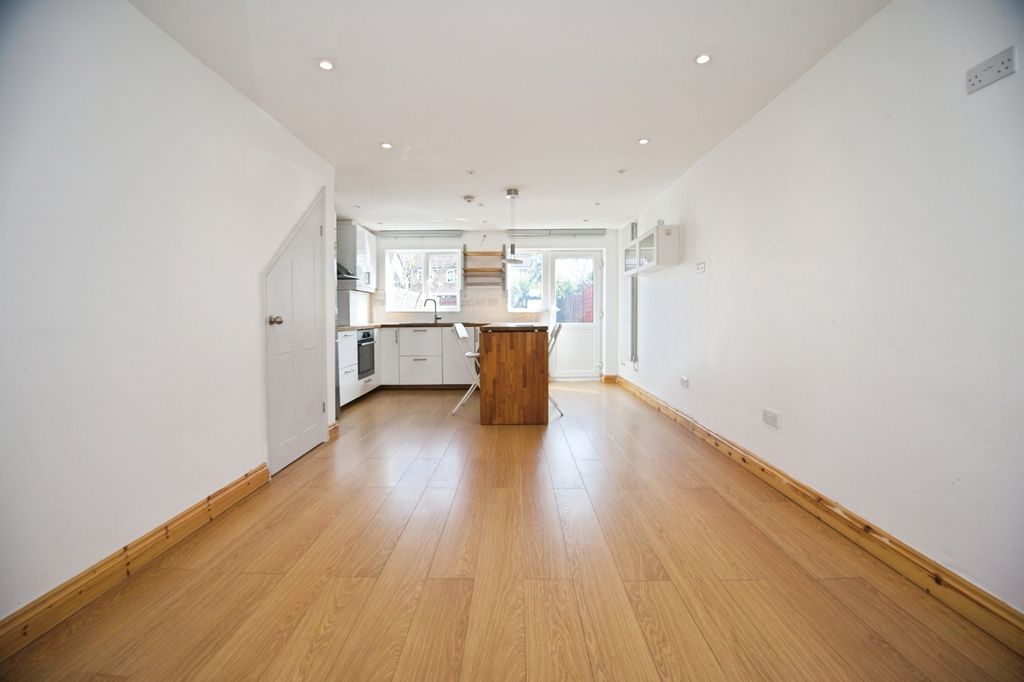 Property photo 2 of 25 Pbox-Img.Jpg