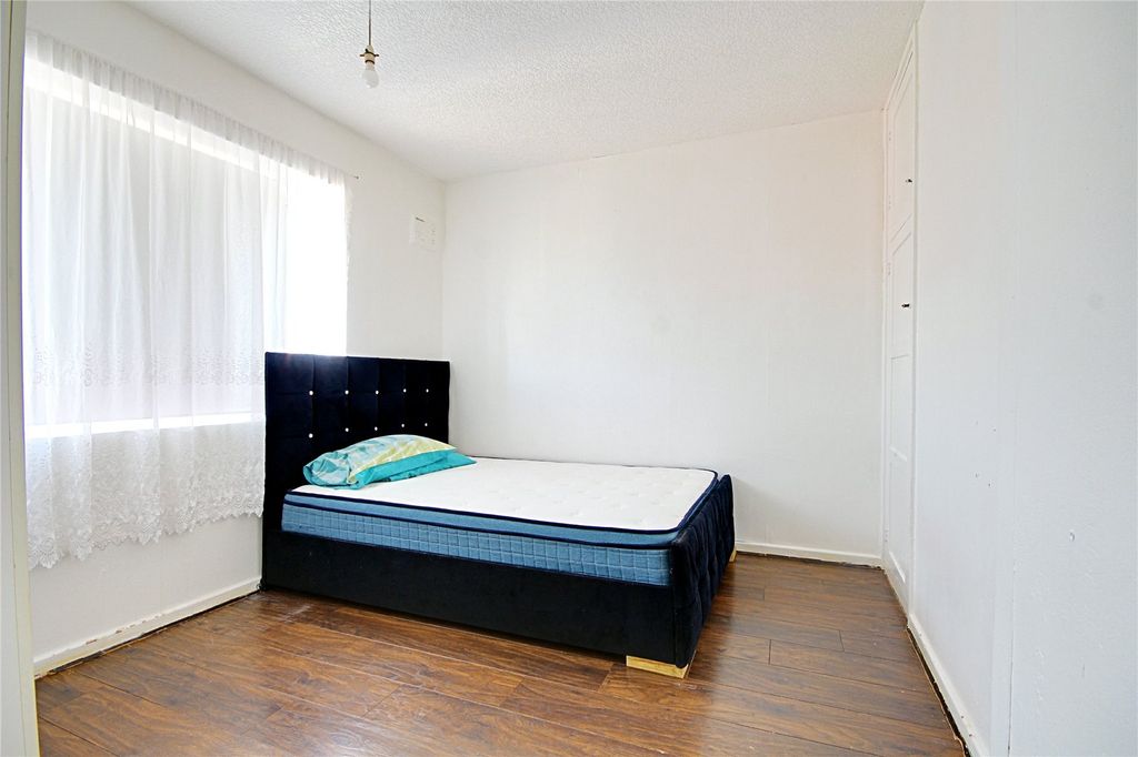 Property photo 3 of 9 Picture No. 04