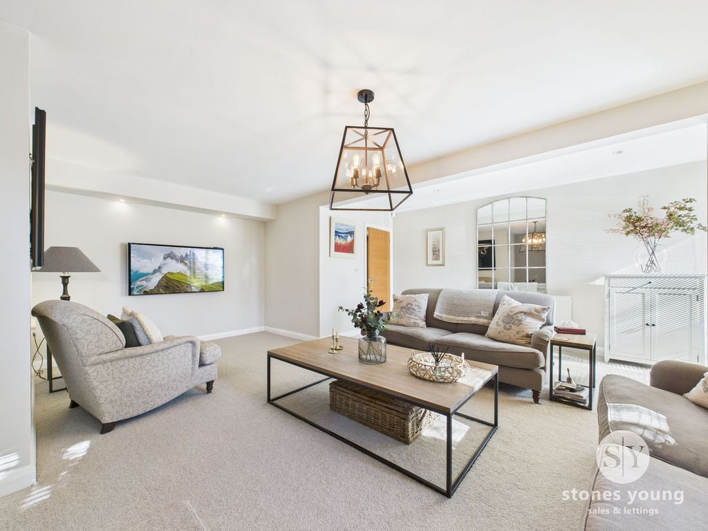 Property photo 2 of 37