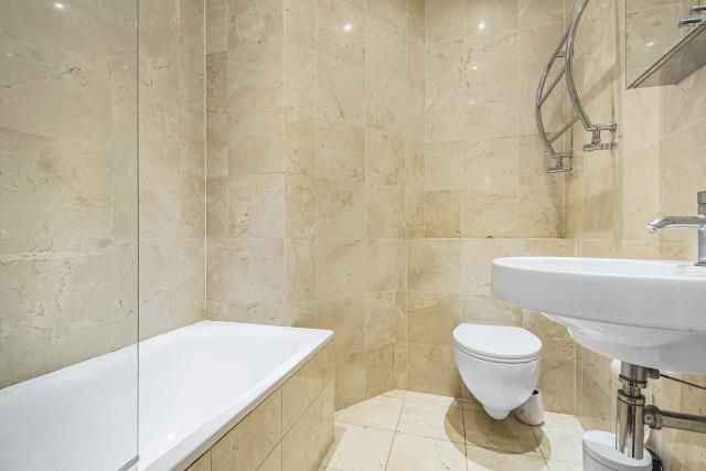 Property photo 2 of 9 Bathroom