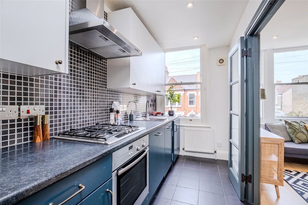 Property photo 3 of 8 Picture No. 06