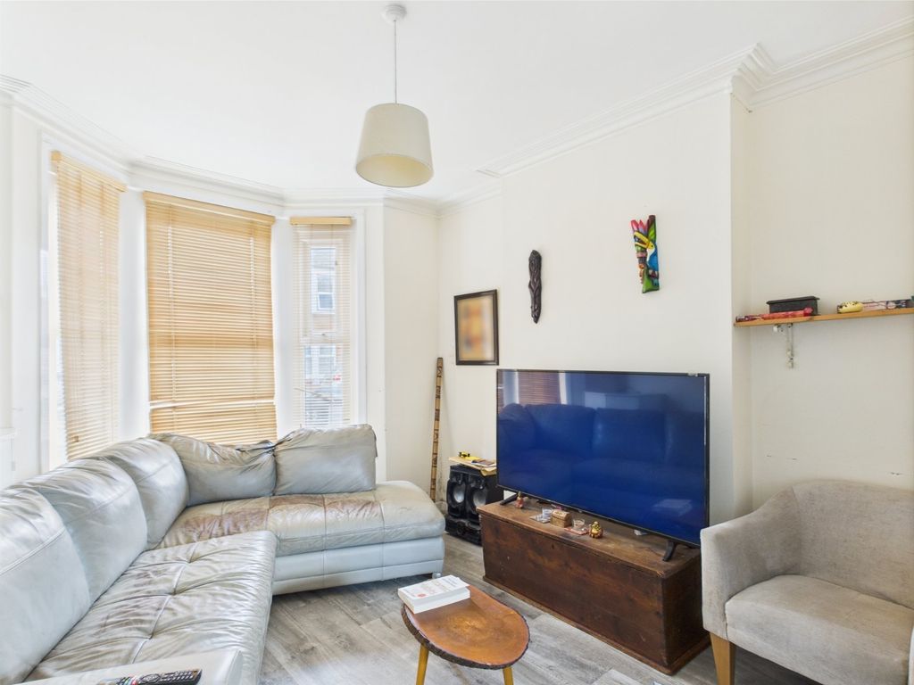 Property photo 2 of 14 Picture No. 04