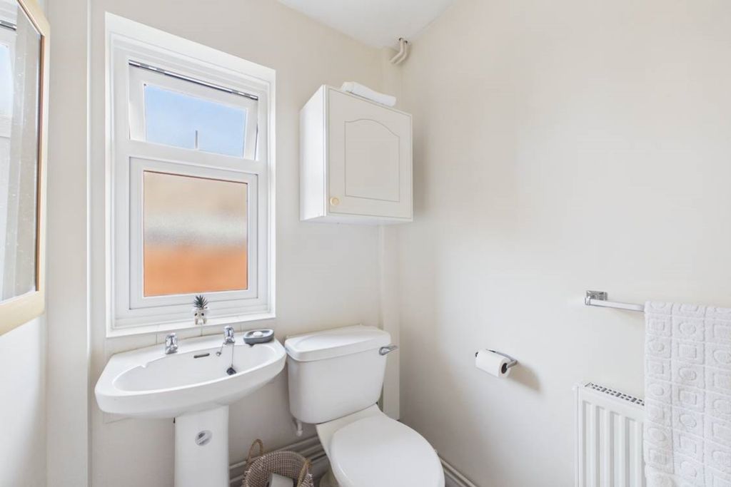 Property photo 3 of 29 Cam04671G0-Pr0189-Still005-Thumbnail-H750-70